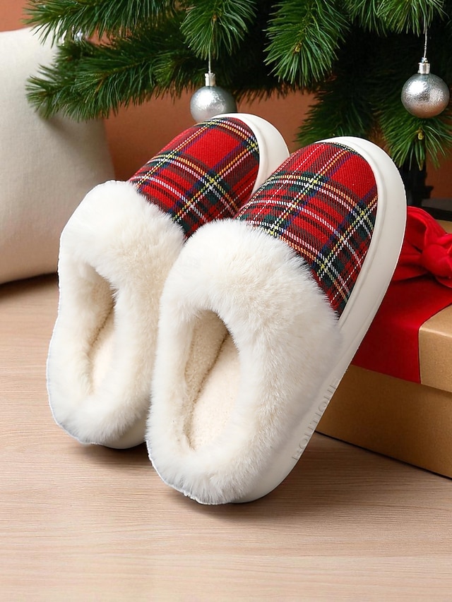  chinelos de Natal xadrez vermelhos para mulheres com forro de pele sintética e sola acolchoada – sapatos confortáveis para usar em casa, para presentes de inverno e feriados