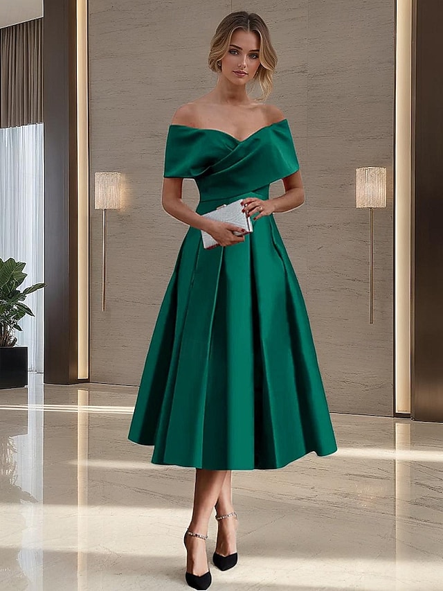  Linha A Longuette Vestidos de cocktail Vestidos de festa Elegante Sem Manga Ombro a Ombro Formal Casamento Cetim Elástico com Pregas Franzido