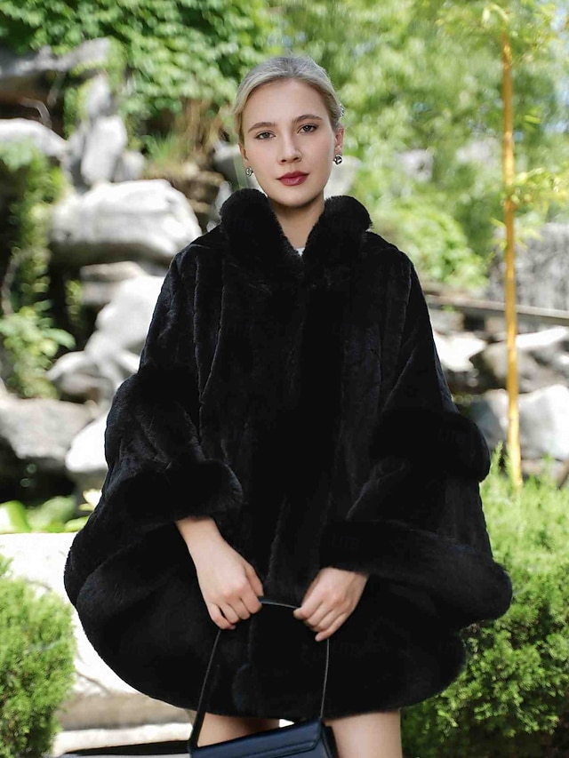  Kunstpelz-Umhänge Elegant warm halten Ärmellos Fledermaus Ärmel Polyester Hochzeit Schals Mit Unifarbe Für Besonderer Anlass Herbst Winter