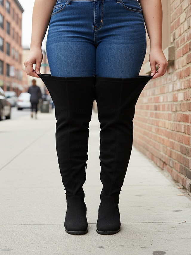  Svarte damestøvletter med ekstra bred passform over kneet, stilige og komfortable støvler for store størrelser, perfekte for avslappet gatestil og høst-/vinterantrekk