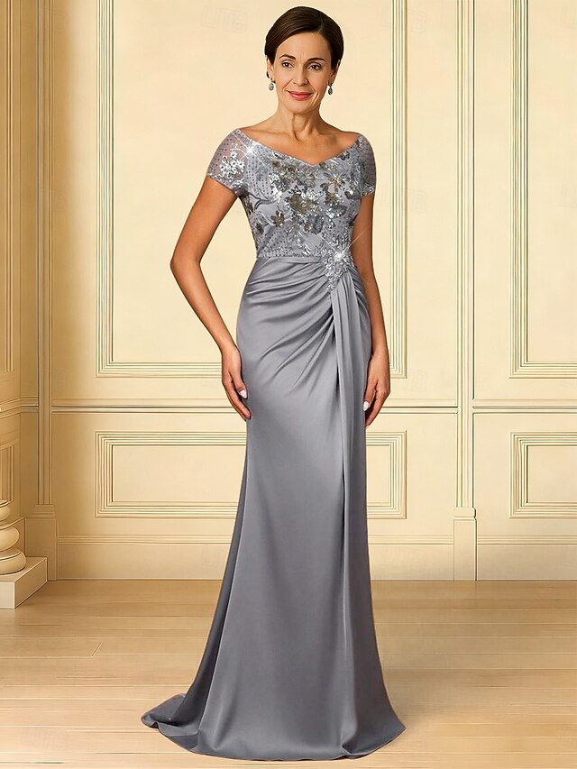 Mermaid / Trumpet Mother of the Bride Dress Elegant Crew Neck Court Train Satin Short Sleeve with Ruched4