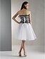זול לאירועים מיוחדים חיסול-נשף סטרפלס באורך  הברך תחרה מעל טול שמלה עם חרוזים על ידי TS Couture®