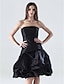 זול שמלות לאירועים מיוחדים-גזרת A שמלה שחורה קטנה מסיבת החתונה שמלה סטרפלס ללא שרוולים באורך  הברך טפטה עם כיווצים למעלה 2022