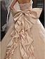 abordables Robes de Mariée-Salle Robes de mariée Robe de Soirée Coeur Sans Bretelles Sans Manches Traîne Cathédrale Satin Robes de mariée Avec 2024