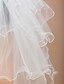 Недорогие Свадебные вуали-Пять уровня С лентой по краю Свадебные вуали Фата до плеч с Жемчуг 19,69 В (50 см) Тюль Платье-трапеция, бальное платье, платье-принцесса, платье-чехол, платье-русалка / Классическая