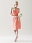 זול שמלות שושבינה-מעטפת \ עמוד סטרפלס לב (סוויטהארט) באורך  הברך שיפון שמלה לשושבינה  עם פרח אסוף בד בהצלבה על ידי LAN TING BRIDE®