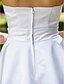 billige Brudekjoler-A-linje Bryllupskjoler Kjære Knelang Sateng Tyll Stroppeløs Små Hvite Kjoler med Belte / bånd 2020