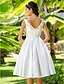 levne Svatební šaty-A-Linie Svatební šaty Do V Ke kolenům Taft Pravidelné popruhy Malé bílé s Korálky Křížení 2020