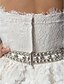 abordables Robes de Mariée-Princesse Trapèze Robes de mariée Sans Bretelles Mi-long Dentelle Sans Manches Petites Robes Blanches avec Cristal Ceinture / Ruban 2020