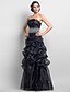 Χαμηλού Κόστους Βραδινά Φορέματα-Γραμμή Α Μικρό Μαύρο Φόρεμα Φόρεμα Χοροεσπερίδα Επίσημο Βραδινό Μακρύ Αμάνικο Στράπλες Οργάντζα με Φούστα με πιασίματα Χιαστί Κρυστάλλινη λεπτομέρεια 2024