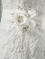 preiswerte Hochzeitskleider-A-Linie V-Ausschnitt Pinsel Schleppe Spitze Maßgeschneiderte Brautkleider mit Perlenstickerei / Applikationen / Schärpe / Band durch LAN TING BRIDE® / Rückenfrei