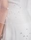 baratos Véus de Noiva-Duas Camadas Borda Enfeitada Véus de Noiva Véu Ponta dos Dedos com Pérolas 27,56 cm (70cm) Tule Linha-A, Vestido de Baile, Princesa, Bainha / Coluna, Trompete / Sereia / Oval