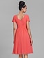 Χαμηλού Κόστους Φορέματα Παρανύμφων-Φόρεμα παράνυμφου με θήκη/κολώνα με λαιμόκοψη κοντομάνικο vintage σιφόν εμπνευσμένο μέχρι το γόνατο με ρουσφέτι / ντραπ 2023