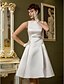 billiga Brudklänningar-A-linje Bateau Neck Knälång Satäng Bröllopsklänningar tillverkade med Rosett / Bälte / band / Knapp av LAN TING BRIDE® / Liten vit klänning