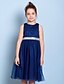 זול שמלות שושבינה צעירה-גזרת A באורך  הברך עם תכשיטים טול שמלות ושמלות שושבינה ג&#039;וניור עם סרט כחול שמלת אורח לחתונה לילדים 4-16 שנה