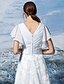 baratos Vestidos de Casamento-Linha A Vestidos de noiva Decote V Cauda Escova Chiffon Manga Curta Renda Floral com Faixa / Fita Miçangas Apliques 2020