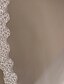 Недорогие Свадебные вуали-Один слой Кружевная кромка Свадебные вуали Фата до кончиков пальцев С Стразы Кружева Тюль