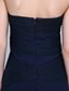 Χαμηλού Κόστους Φορέματα Παρανύμφων-θήκη / κολόνα φόρεμα παράνυμφος στράπλες αμάνικο μικρό μαύρο φόρεμα σιφόν μέχρι το γόνατο με ντραπ στο πλάι