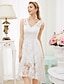 olcso Menyasszonyi ruhák-A-vonalú Esküvői ruhák V-alakú Aszimmetrikus Mindenhol csipke Rendszeres hevederek Formális Alkalmi Kis fehér szoknyák Illúzió részletek val vel Rátétek 2021