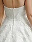 olcso Esküvői kínálat-Esküvői ruhák Báli ruha Szív-alakú Pánt nélküli Kápolnauszály Csipke Menyasszonyi ruhák Val vel Rátétek 2023