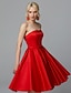 preiswerte Cocktailkleider-A-Linie Minimalistisch Elegant nette Art Abschlussball Cocktailparty Valentinstag Kleid Trägerlos Ärmellos Knie-Länge Satin Stretch Satin mit Schleife(n) Plissee 2021