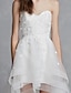 זול שמלות כלה-שמלותקבלתפנים שמלות לבנות קטנות שמלות חתונה גזרת A לב (סוויטהארט) סטרפלס א-סימטרי תחרה שמלות כלה עם אפליקציות 2023