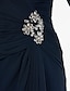 זול שמלות לאם הכלה-גזרת A שמלה לאם הכלה  גבוה נמוך צווארון V א-סימטרי שיפון שרוול 4\3 עם סרט קפלים חרוזים 2023