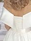 billige Brudekjoler-resepsjon brudekjoler enkle brudekjoler ballkjole off shoulder cap erme te lengde blonder brudekjoler med folder applikasjoner sommer bryllupsfest 2024