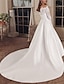 olcso Menyasszonyi ruhák-Esküvői ruhák Báli ruha Aszimmetrikus V-alakú Hosszú ujj Kápolnauszály Szatén Menyasszonyi ruhák Val vel Rakott Ráncolt 2024