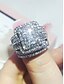 abordables Anillos de mujer-Anillo de diamantes simulados de corte cuadrado de lujo con diseño de múltiples capas: joyería llamativa para mujeres, perfecta para bodas, compromisos y ocasiones especiales