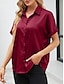 tanie Eleganckie topy-Damskie Koszula Elegancki Szykowny Satyna Jednokolorowe Biznes Nowoczesny Codzienny Krótki rękaw Kołnierzyk koszuli Zwykłe topy Praca Ubrania formalne Guziki Wino Lato Wiosna