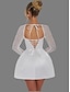 abordables Pequeños vestidos blancos-Vestido Blanco de Compromiso Vestidos de Ducha Nupcial Vestidos de Boda A-Line Cuello Cuadrado Manga Larga Corto  Mini Satín Vestidos Nupciales Con Patrón de Perlas