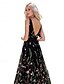 billige Ballkjoler-A-linje Quinceanera Kjoler Elegant Kjole Bryllup Bryllupsgjester Gulvlengde Uten ermer V-hals Polyester Ryggløs med Blomstertrykk Folder