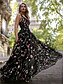 billige Ballkjoler-A-linje Quinceanera Kjoler Elegant Kjole Bryllup Bryllupsgjester Gulvlengde Uten ermer V-hals Polyester Ryggløs med Blomstertrykk Folder