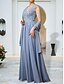 billiga Bröllopsgästklänningar-A-Linje Bröllopsgäst Klänningar Elegant Klänning Bröllopsgäst Engagemang Golvlängd Ärmlös V-Hals Chiffon med Applikationer Sjal