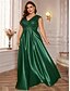 billige Semi-formell / Cocktail-A-Linje Plus Size Kjoler Elegant Kurve Kjole Formal Bryllup Gulvlengde Korte Ermer V Hals Sateng Uten Rygg med Feller