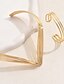 abordables Collar de mujer-Conjunto de joyas geométricas chapadas en oro para mujer: collar moderno en forma de V en capas y brazalete abierto para damas, ideal para cócteles, eventos laborales y atuendos de noche.