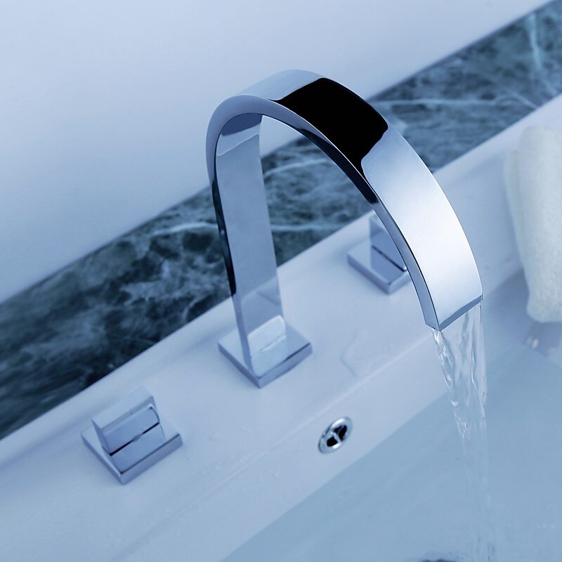 Bathroom Sink Faucet - Rotatable / Widespread / Waterfall Chrome Deck Mounted Two Handles Three HolesBath Taps3