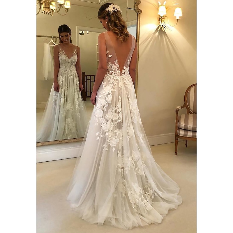 Beach Wedding Beach Boho Wedding Dresses A-Line V Neck Sleeveless Sweep / Brush Train Lace Bridal Gowns With Appliques2