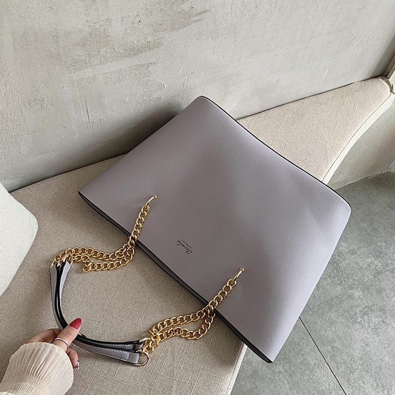 Black Tote Bag with Gold Chain Straps – Stylish and Spacious PU Leather Handbag for Women, Perfect for Work, Travel, and Everyday Use4