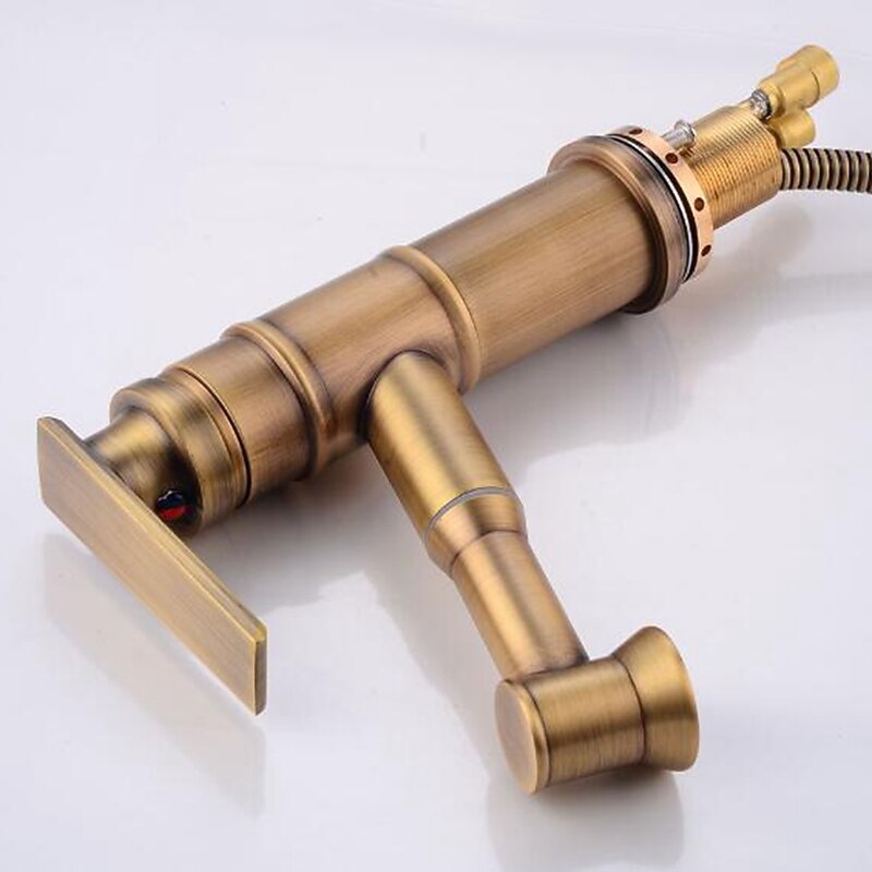 Bathroom Sink Faucet - Pull out Oil-rubbed Bronze / Antique Brass Centerset Single Handle One HoleBath Taps4