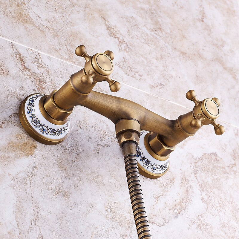 Shower Faucet Set - Handshower Included pullout Vintage Style / Country Antique Brass Mount Outside Ceramic Valve Bath Shower Mixer Taps / Two Handles One Hole3
