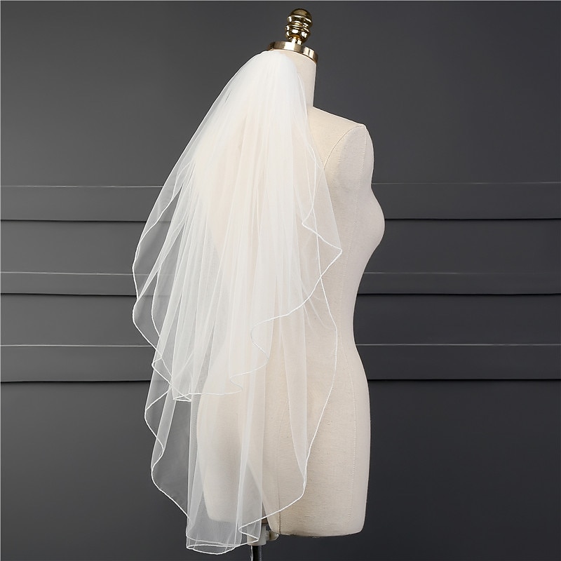 Two-tier Classic Style Wedding Veil Fingertip Veils with Solid Tulle2