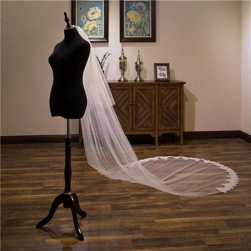 Two-tier Lace Wedding Veil Cathedral Veils with Sequin / Embroidery Tulle dress to impress3