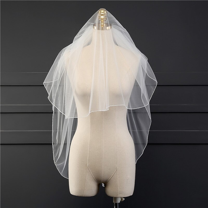 Two-tier Classic Style Wedding Veil Fingertip Veils with Solid Tulle4