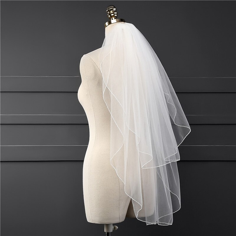 Two-tier Classic Style Wedding Veil Fingertip Veils with Solid Tulle3