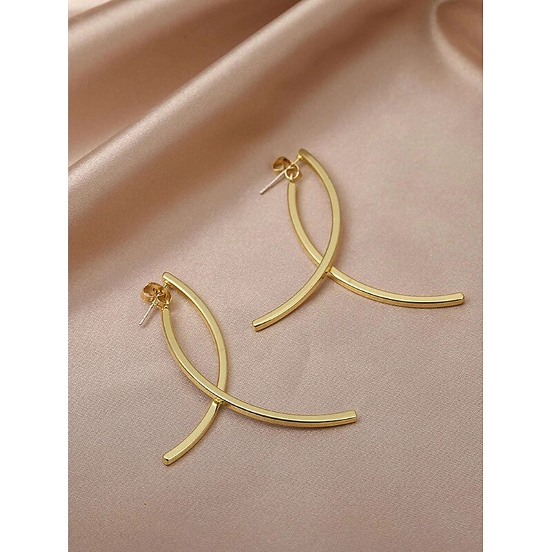 1 Pair Earrings For Women's Birthday Party Evening Wear Gift Alloy Classic Graduation Fashion3