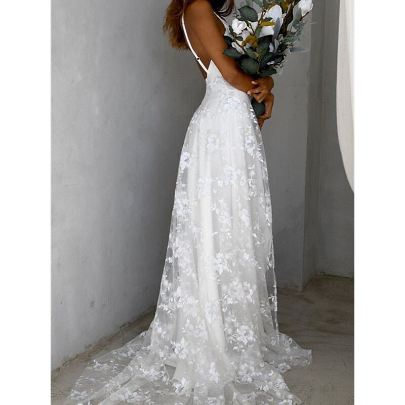 Beach Wedding Dresses A-Line Camisole V Neck Spaghetti Strap Court Train Lace Bridal Gowns With Appliques Split Front4