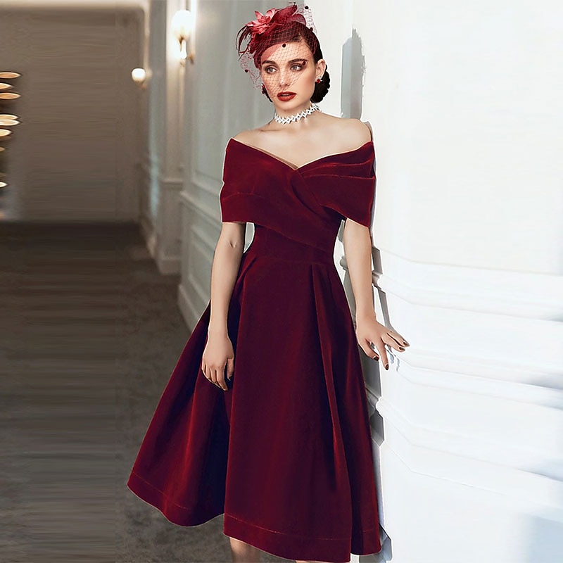A-Line Cocktail Dresses Elegant Dress Wedding Guest Knee Length Short Sleeve Off Shoulder Velvet with Pleats Pure Color Dresses