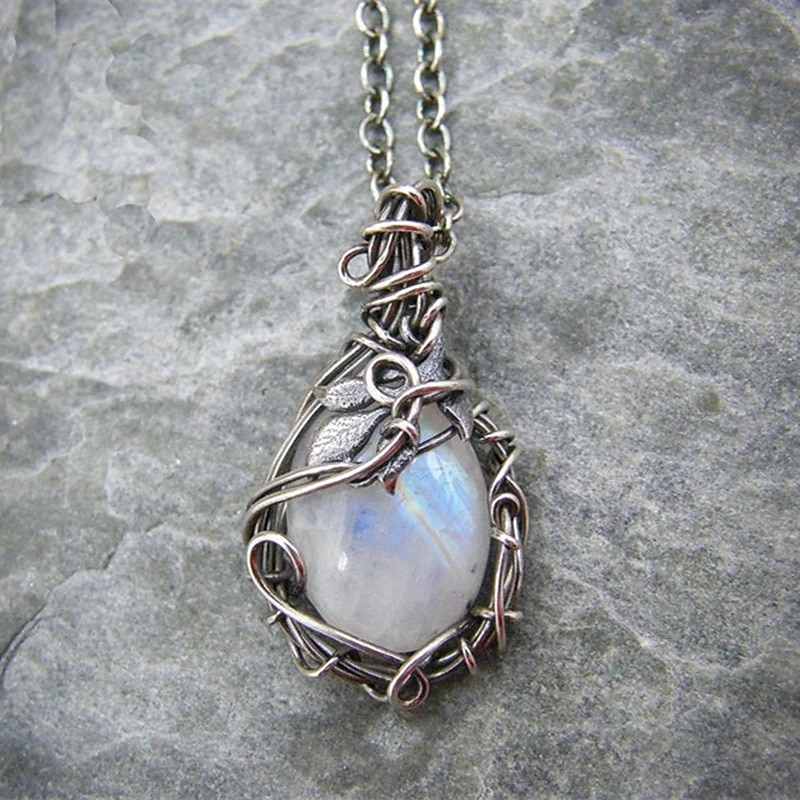 Women's necklace Archaistic Street Leaf Necklaces / Silver / Fall / Winter / Spring / Summer 2025 - $7.49